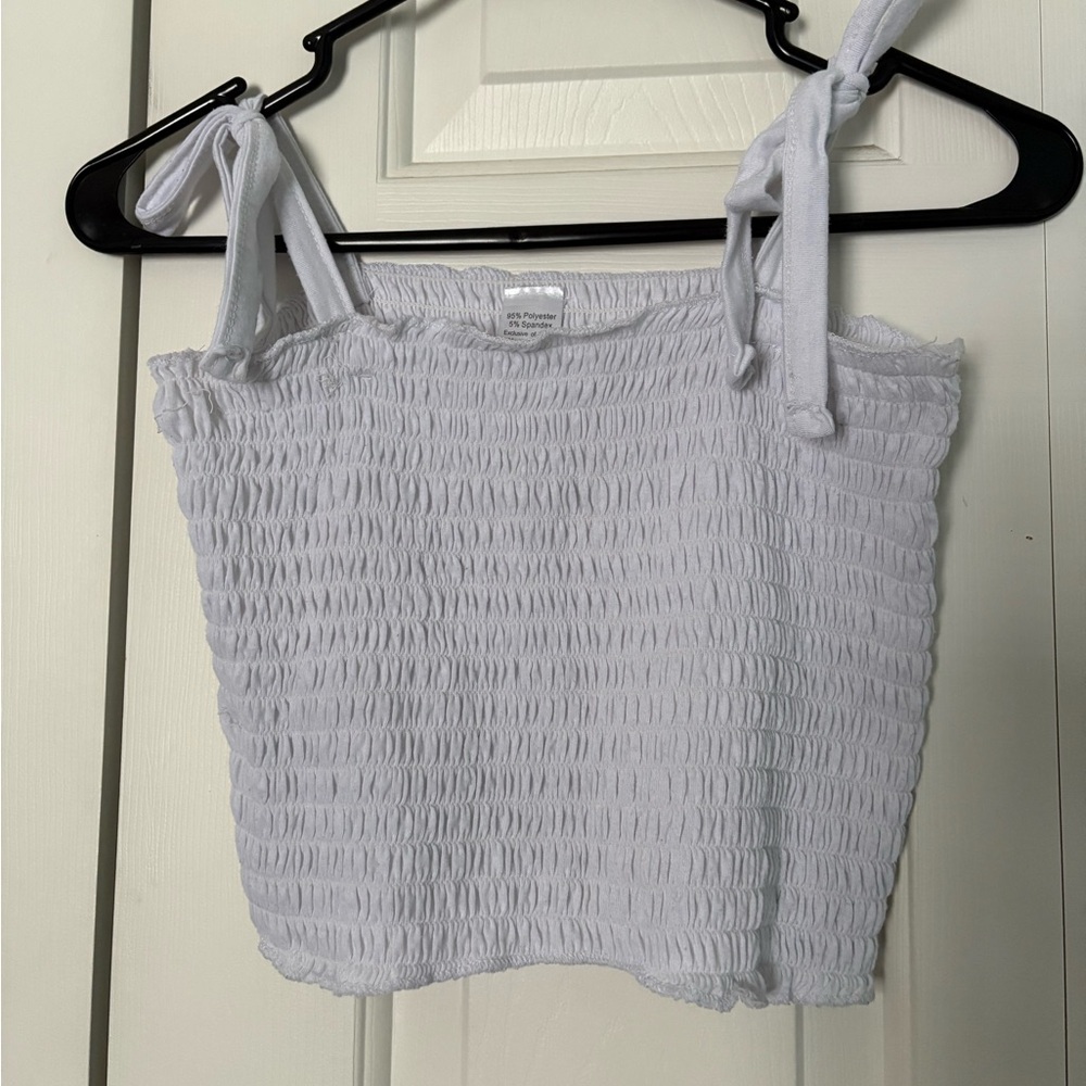 Woman’s white tank top